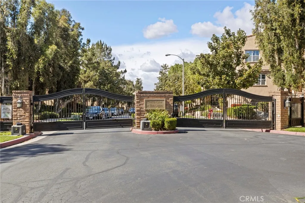 4445 Owens Street Unit 101, Corona, CA 92883