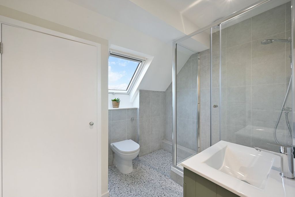 Additional image 6 of 1 bed terraced house for saleTudor Walk, Weybridge KT13