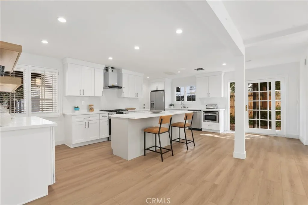 Additional image 35 of 23312 Ostronic Dr, Woodland Hills, CA 91367