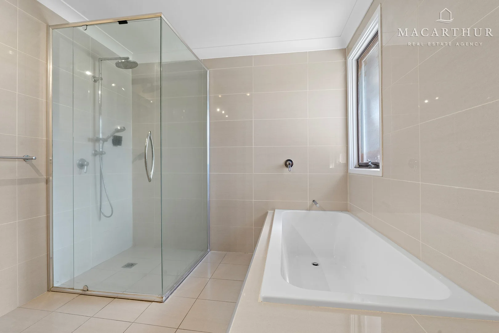 Additional image 11 of 6 Telopea Crescent, Lake Albert NSW 2650