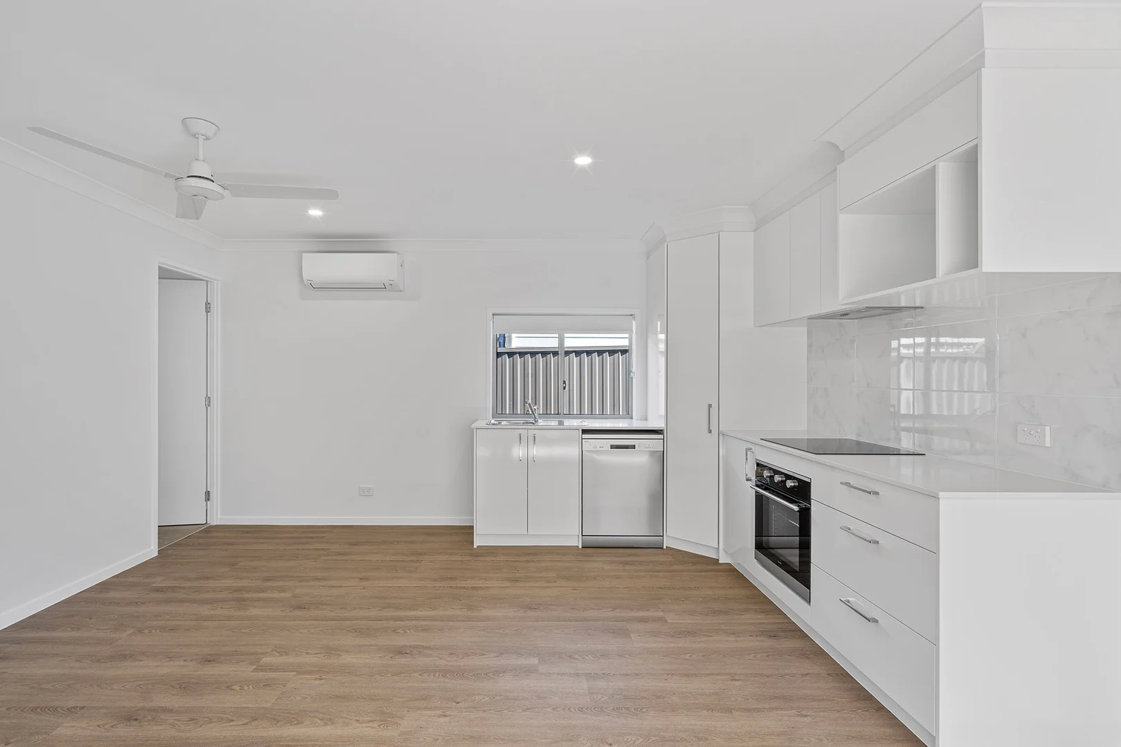 Additional image 3 of 557A Anzac Ave, Rothwell QLD 4022
