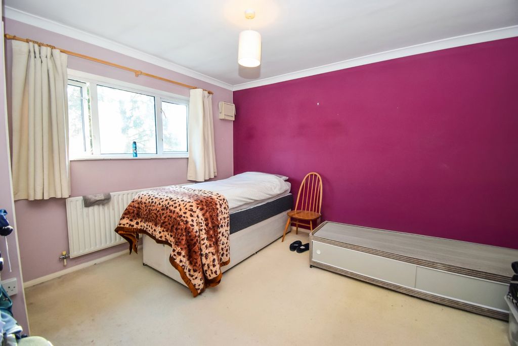 Additional image 4 of 2 bed maisonette for saleThirlmere Avenue, Near Burnham, Berkshire SL1