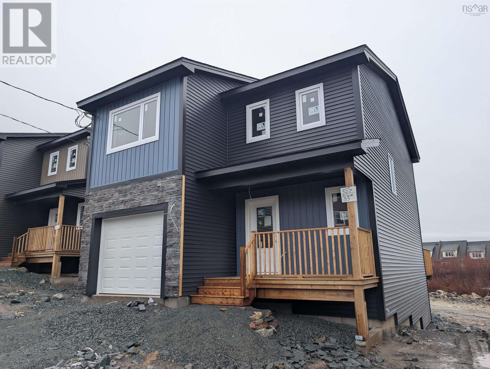 35 Alabaster Way