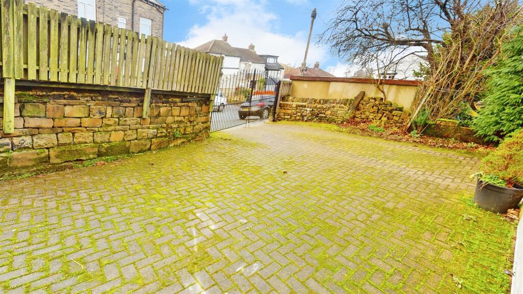 Additional image 20 of Ashtree Grove, Bradford