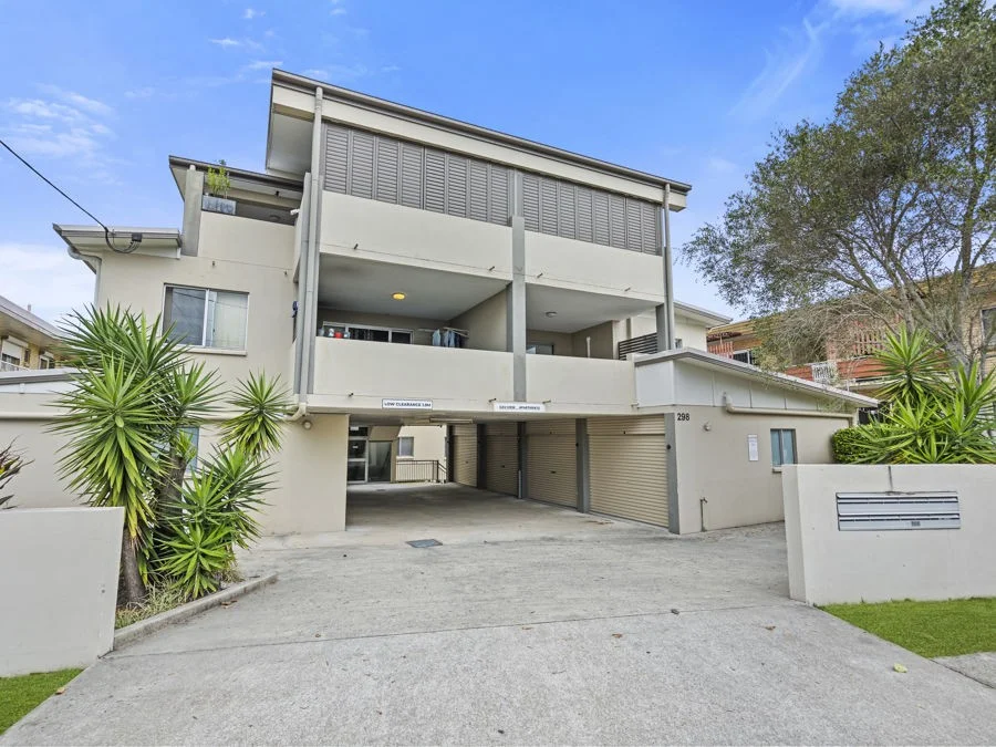 1/298 Cavendish Road, Coorparoo QLD 4151