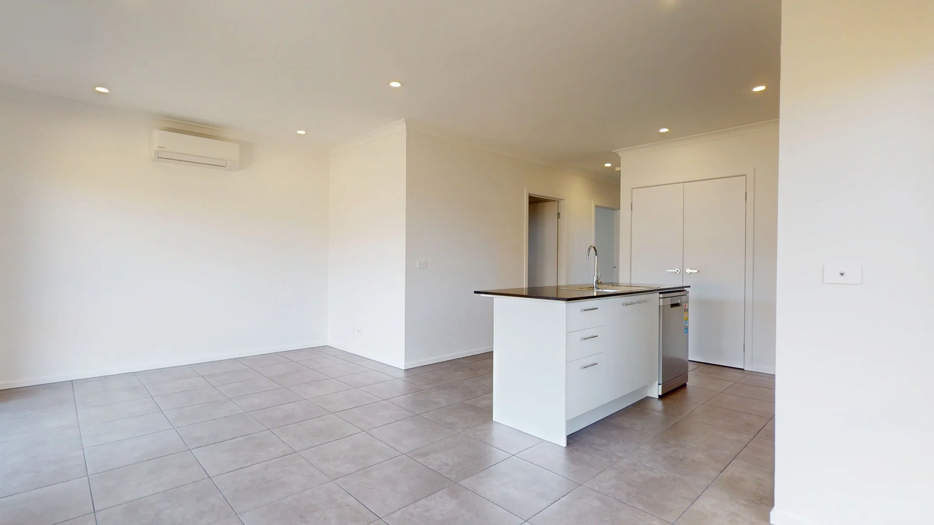 Additional image 4 of 28 Sheniz Avenue, Fraser Rise VIC 3336