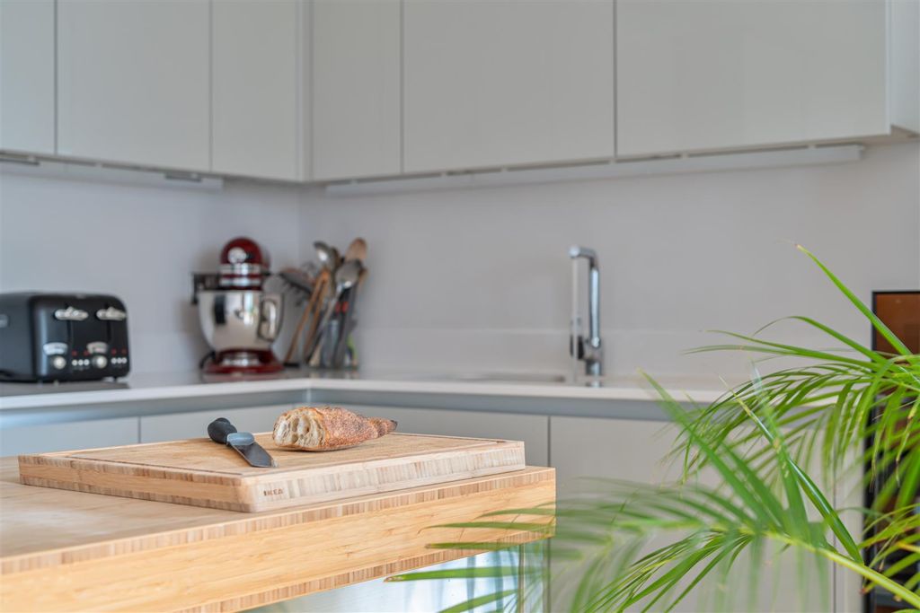 Additional image 9 of 3 bed flat for saleHope Quay, Wapping Wharf BS1