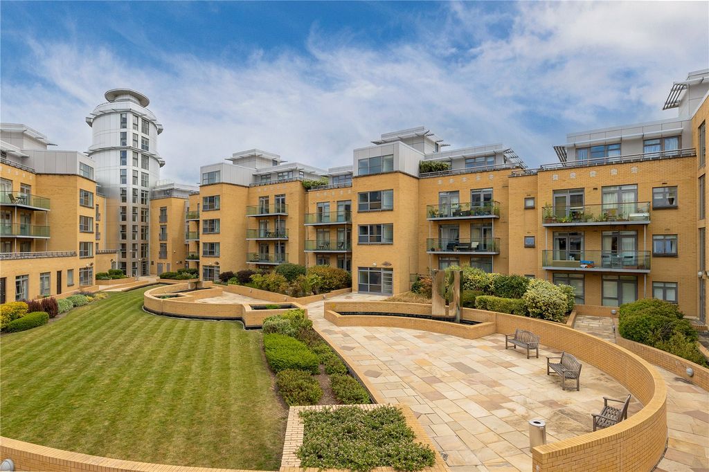 3 bed flat for saleHomerton Street, Cambridge, Cambridgeshire CB2