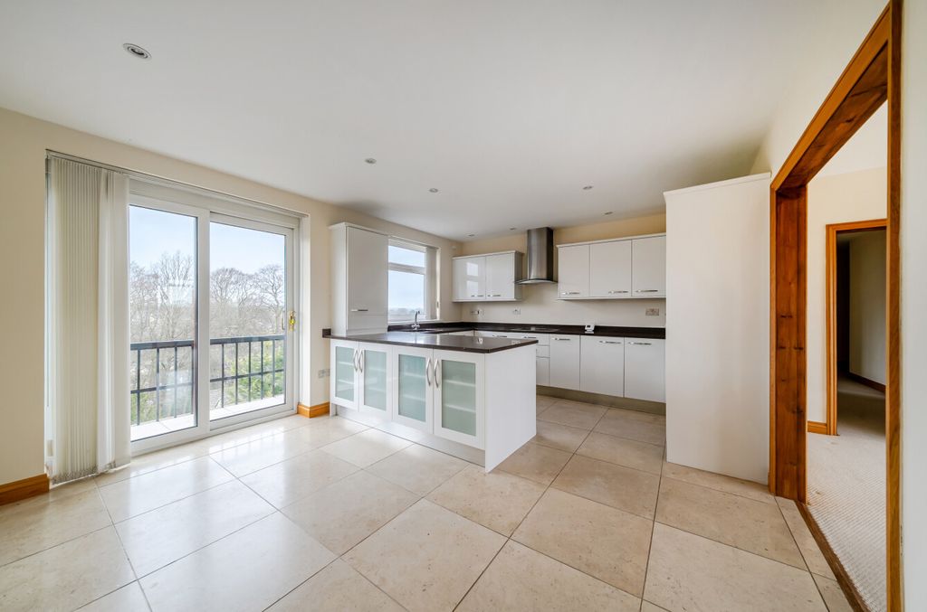Additional image 3 of 2 bed flat for saleBeech Grove, Harrogate, North Yorkshire HG2
