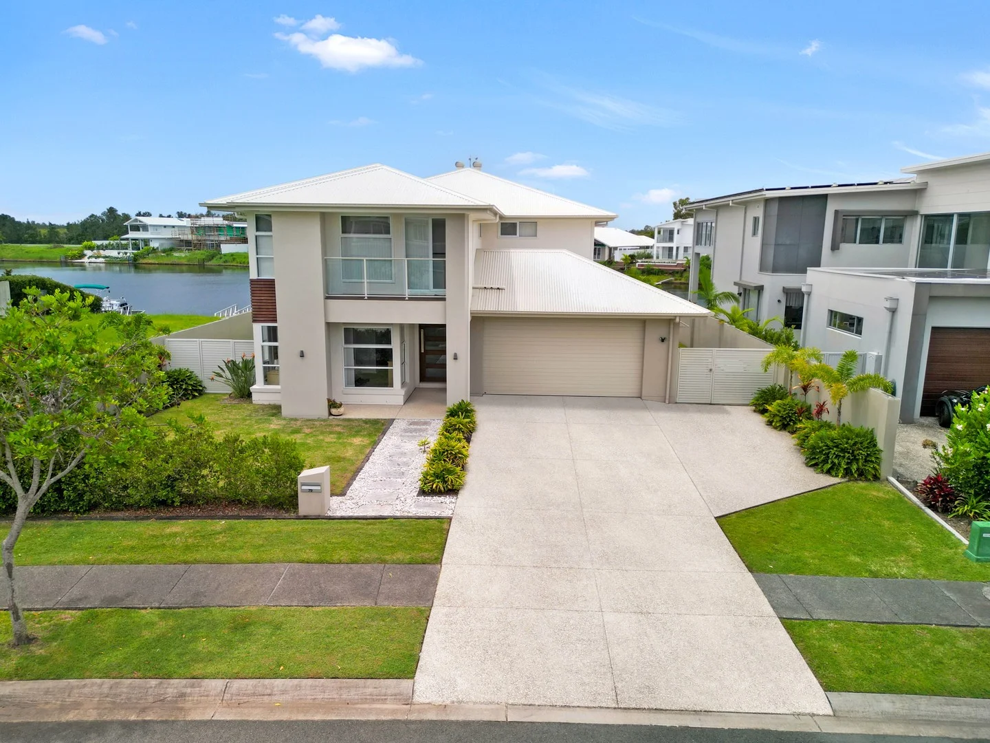79 Serenity Boulevard, Helensvale QLD 4212 photo 2