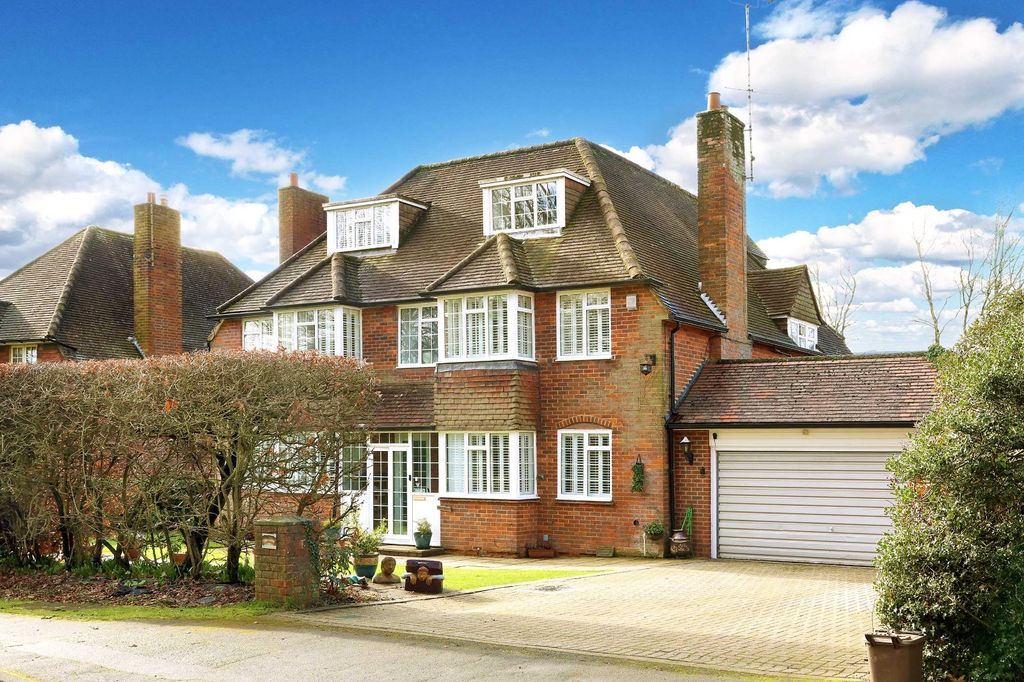 Additional image 23 of 7 bed detached house for saleWilton Crescent, Beaconsfield, Buckinghamshire HP9