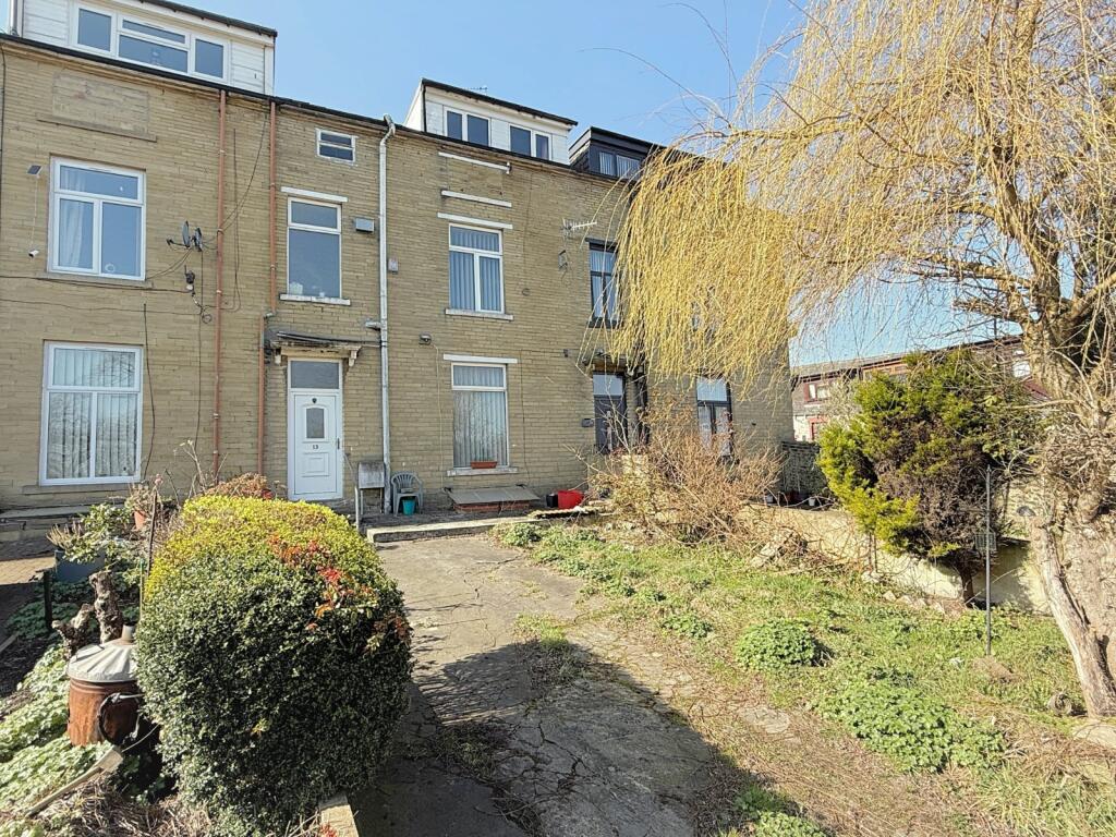 Summerseat Place, Great Horton, Bradford, BD7