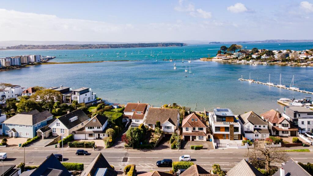 Sandbanks Road, Lilliput