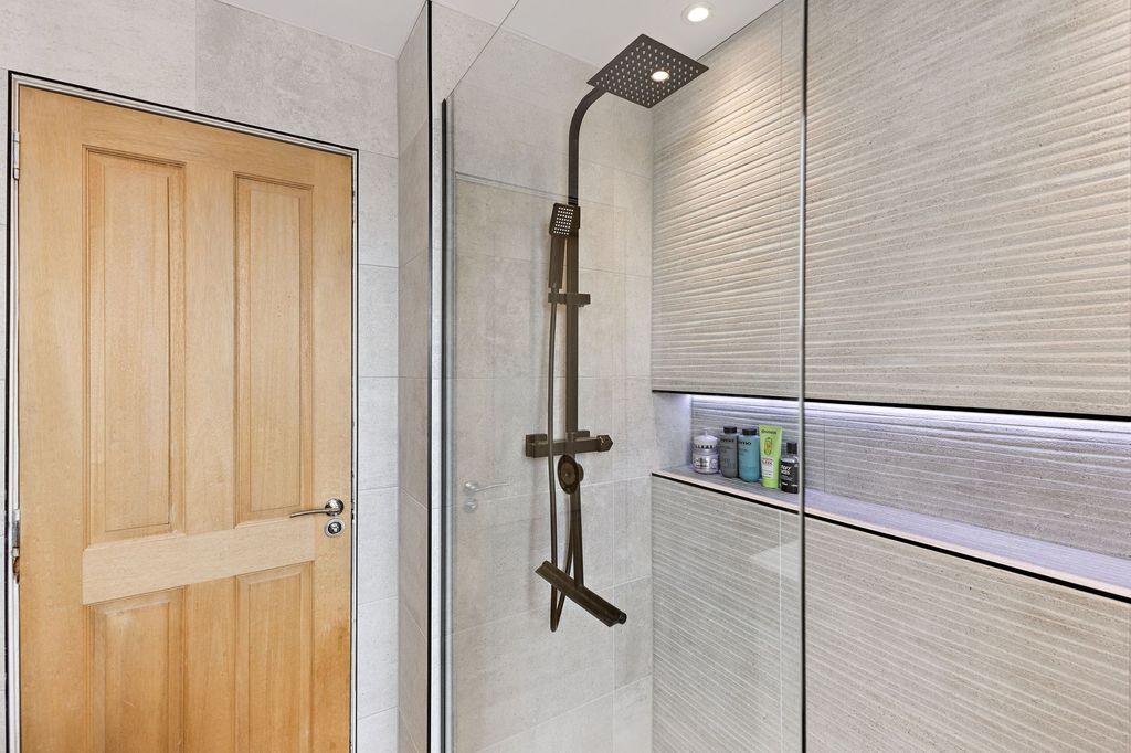 Additional image 11 of 3 bed flat for saleDundee Road, Perth PH2