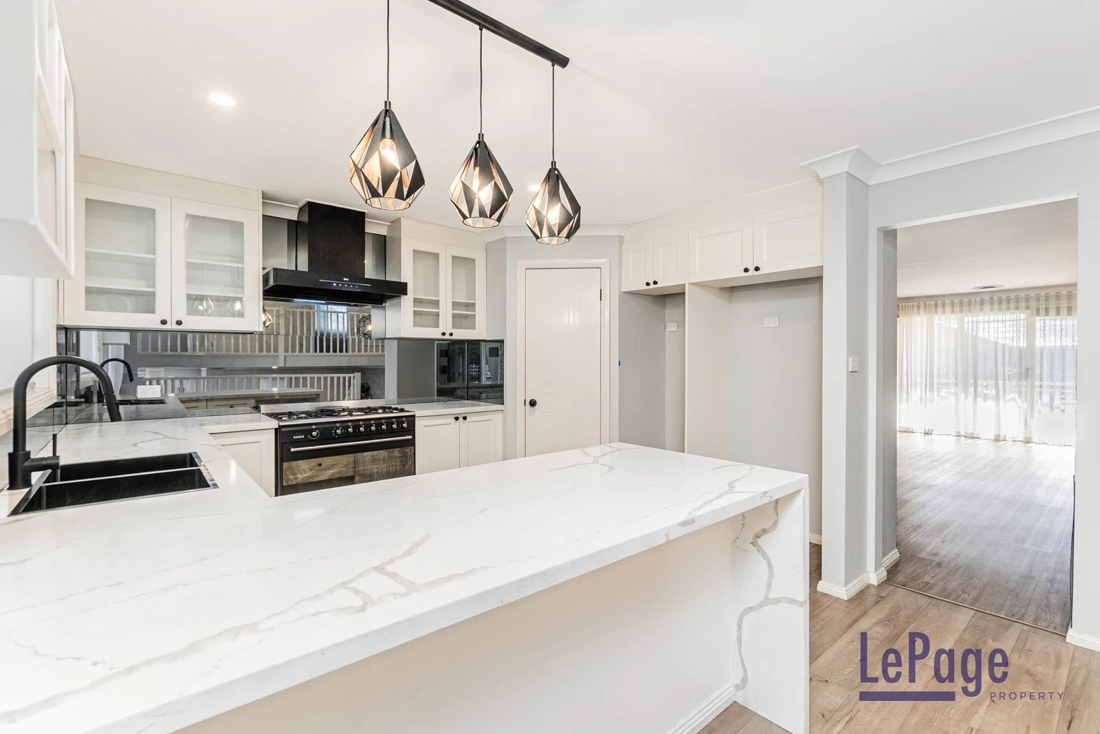34 Scribblygum Crt, Rouse Hill NSW 2155 photo 2