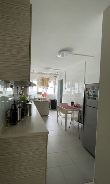 526 Hougang Avenue 6 photo 3