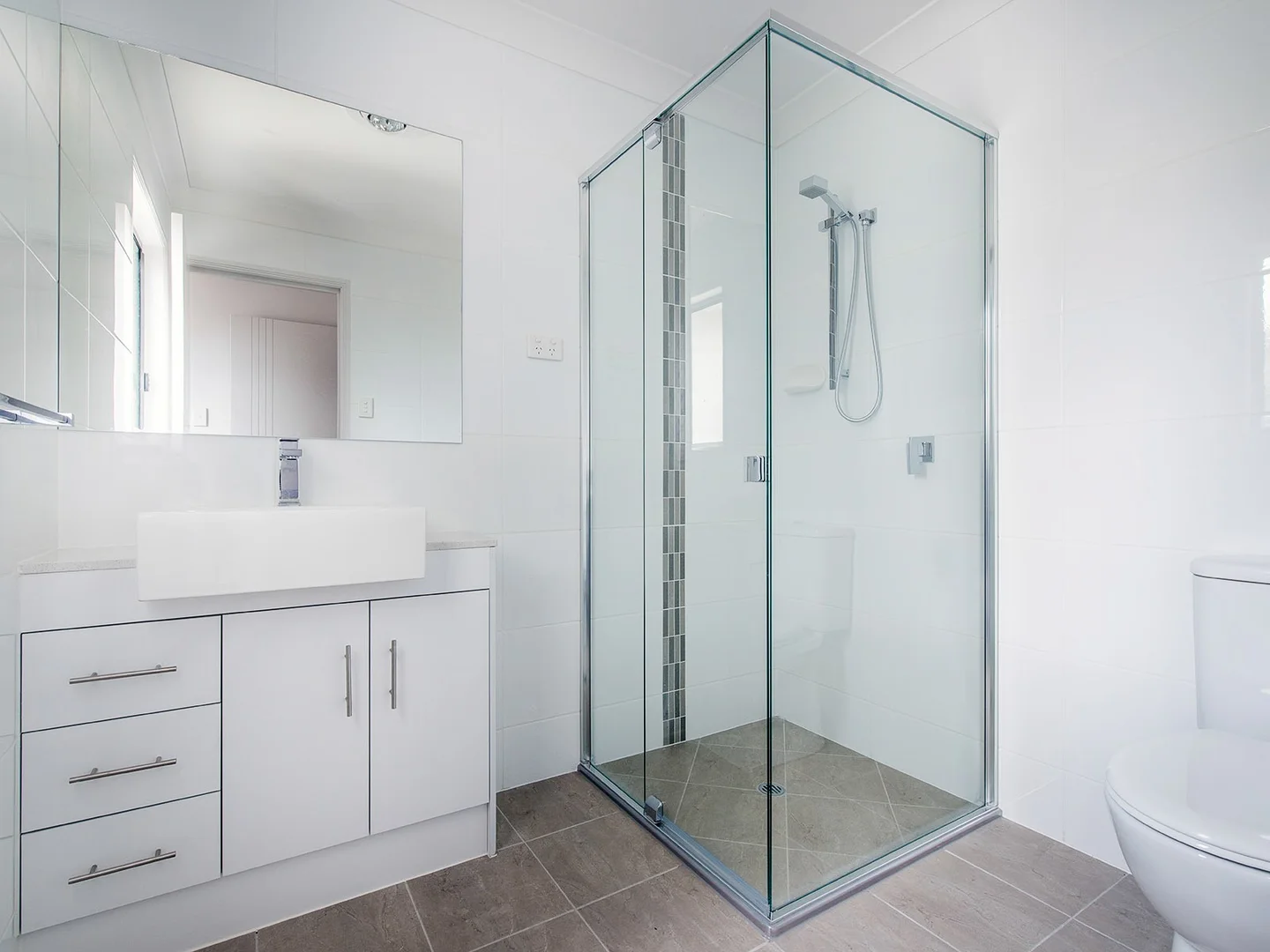 Additional image 8 of 2/8 Houthem St, Camp Hill QLD 4152