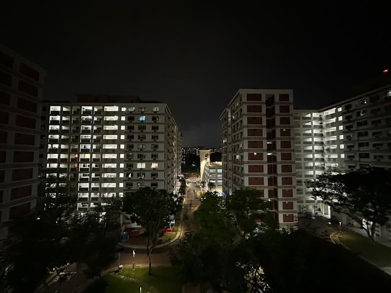 305 Tampines Street 32 photo 4
