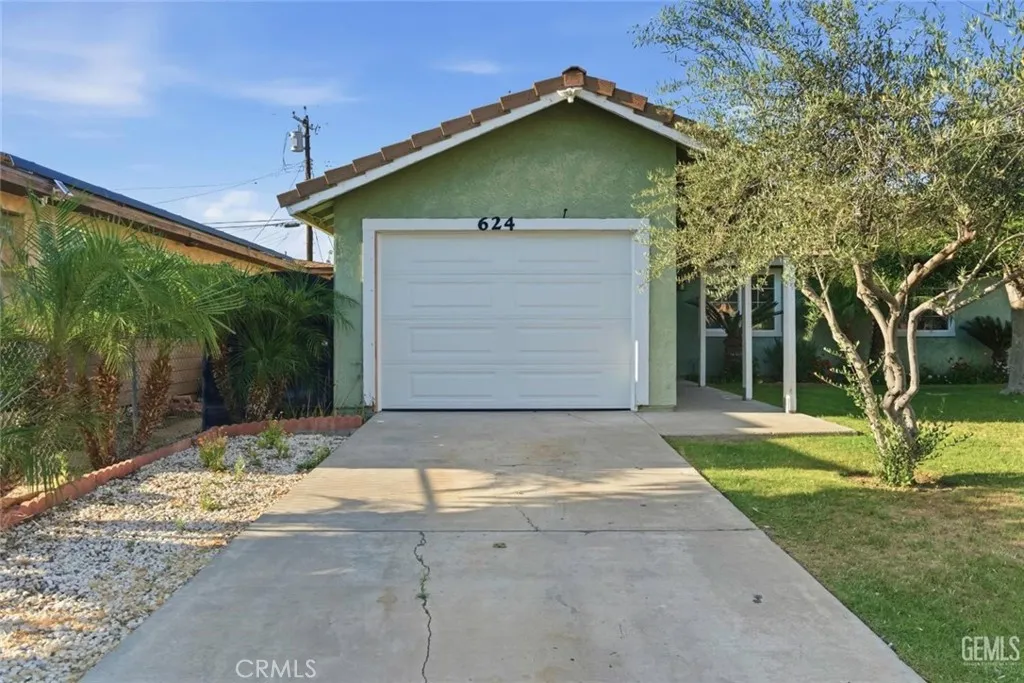 624 Tucker Street, Arvin, CA 93203