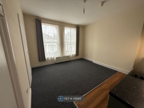Oakfield Road, Croydon CR0, Studio to rent