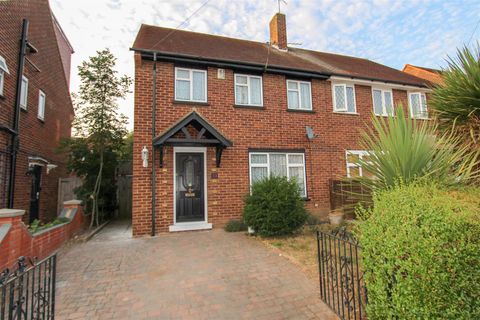 St. Paul Close, Uxbridge UB8