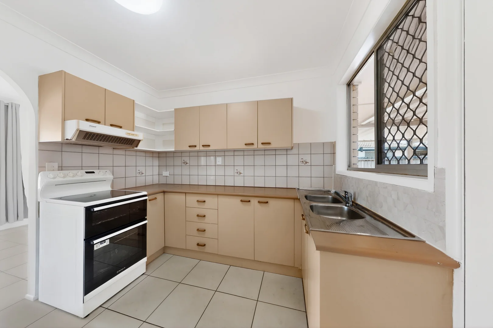 Additional image 3 of 15 Birigun St, Mermaid Waters QLD 4218