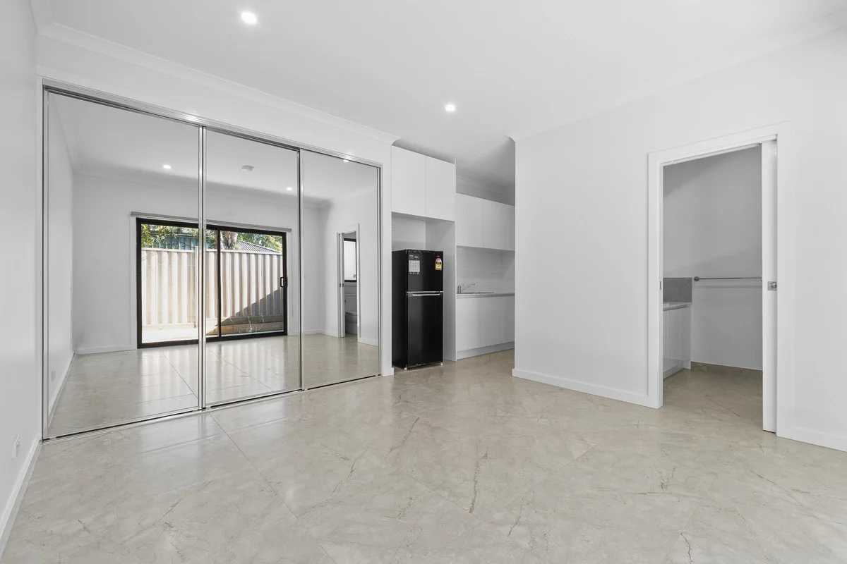 Additional image 2 of 2/7 Carluke Close, Berwick VIC 3806