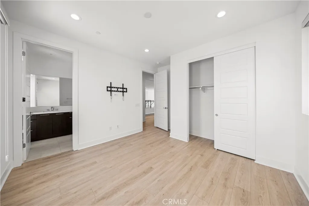 Additional image 33 of 20048 W Mersey, Northridge, CA 91326
