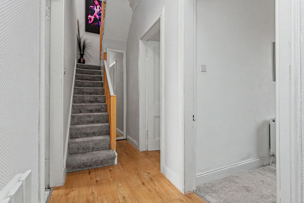 Additional image 9 of 4 bed flat for sale1/1 83 Maxwellton Road, Paisley PA1