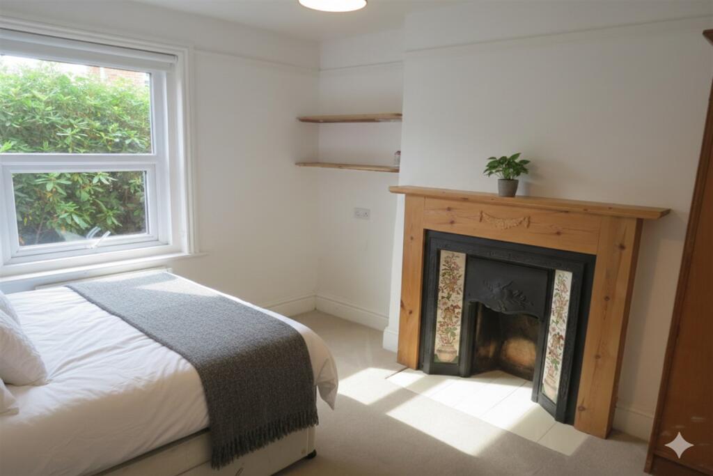 Priestley Road, BH10 photo 4