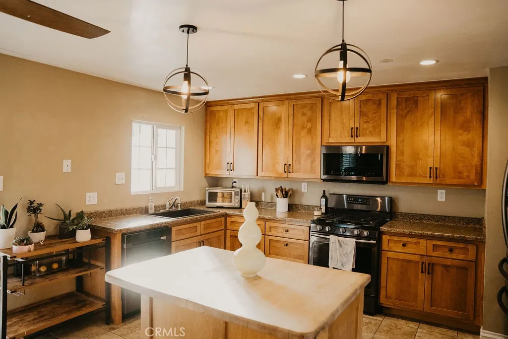 Additional image 10 of 1240 E Navajo St, Barstow, CA 92311