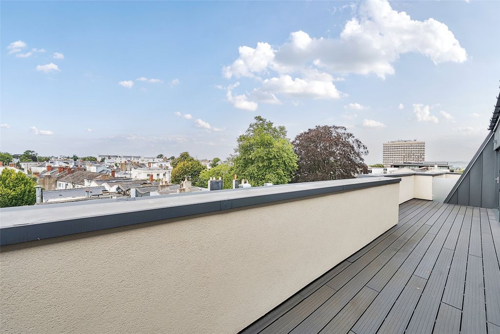 Additional image 9 of 2 bed flat for saleApartment 19 - Penthouse, 109 - 111 Bath Road, Cheltenham, Gloucestershire GL53