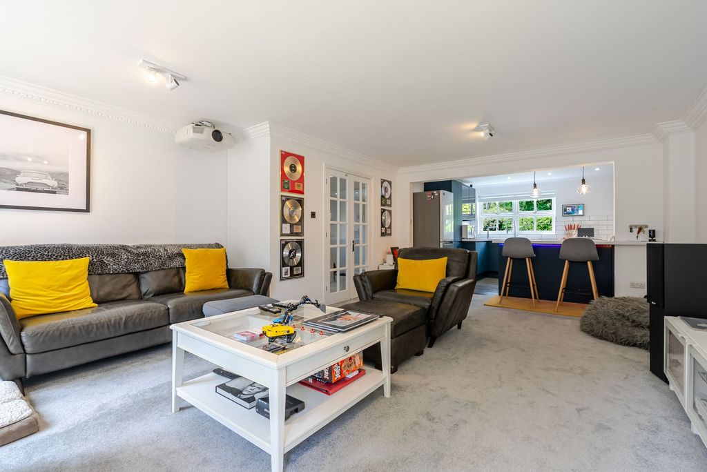 Additional image 5 of 3 bed semi-detached house for saleBakehouse Court, Ascot SL5
