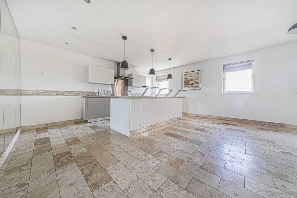 Additional image 7 of 3 bed flat for saleEstuary House, Portishead BS20
