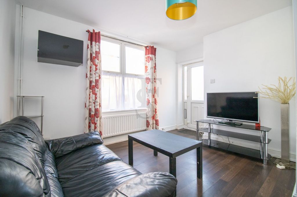 Additional image 2 of 1 bed flat for saleVernon Road, Aylestone LE2