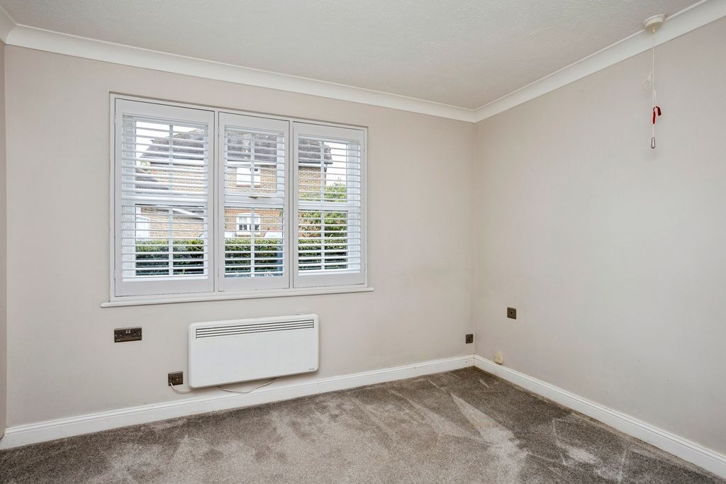 Additional image 12 of 2 bed flat for saleRose Hill, Billingshurst, West Sussex RH14