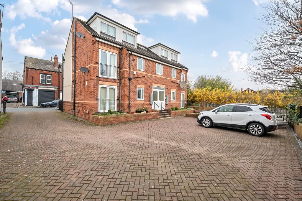 Additional image 9 of 6 bed flat for saleWortley Road, Leeds, West Yorkshire LS12