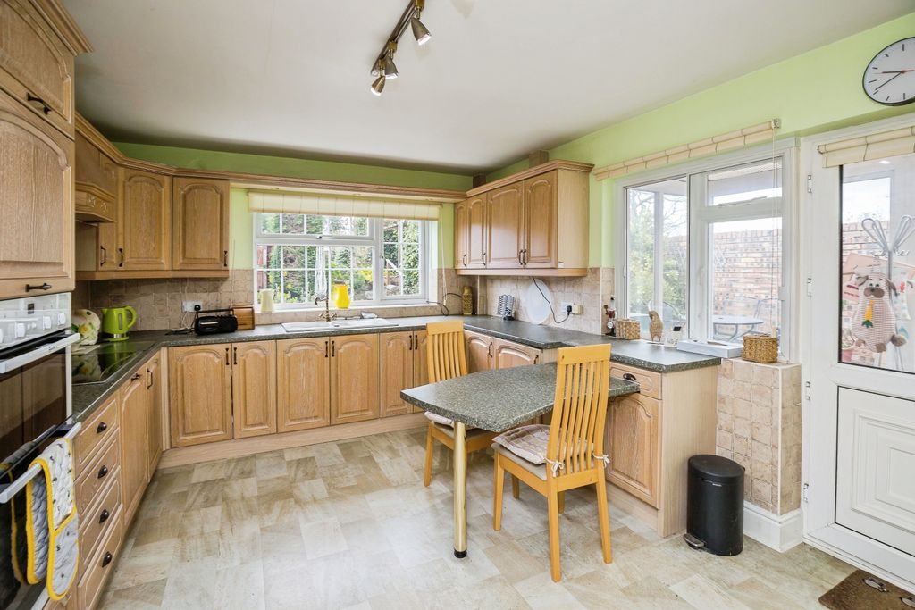 Additional image 7 of 3 bed semi-detached house for saleThe Nook, Chester CH2