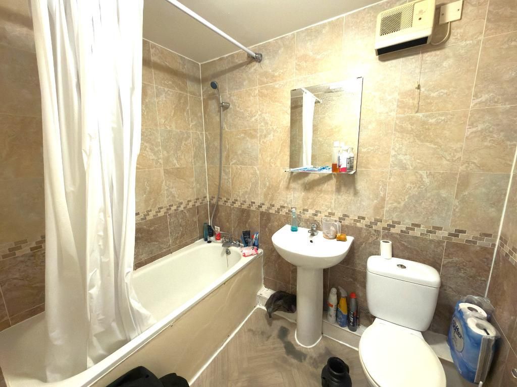 Additional image 3 of 1 bed flat for saleMilliners Court, Milliners Way, Biscot, Luton, Bedfordshire LU3