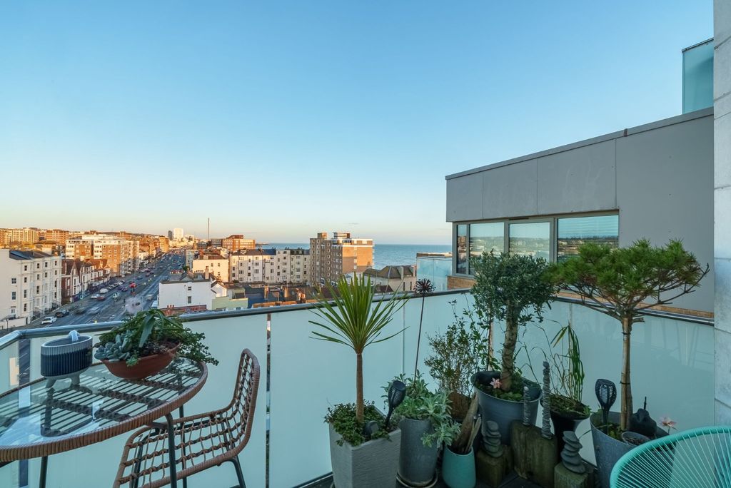 Additional image 6 of 3 bed flat for saleKingsway, Hove BN3