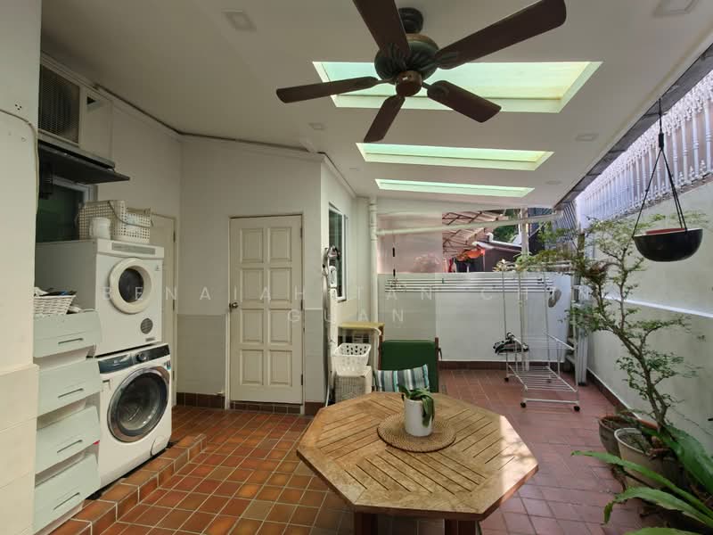 2.5 Storey Inter-Terrace along Joo Chiat walk photo 5