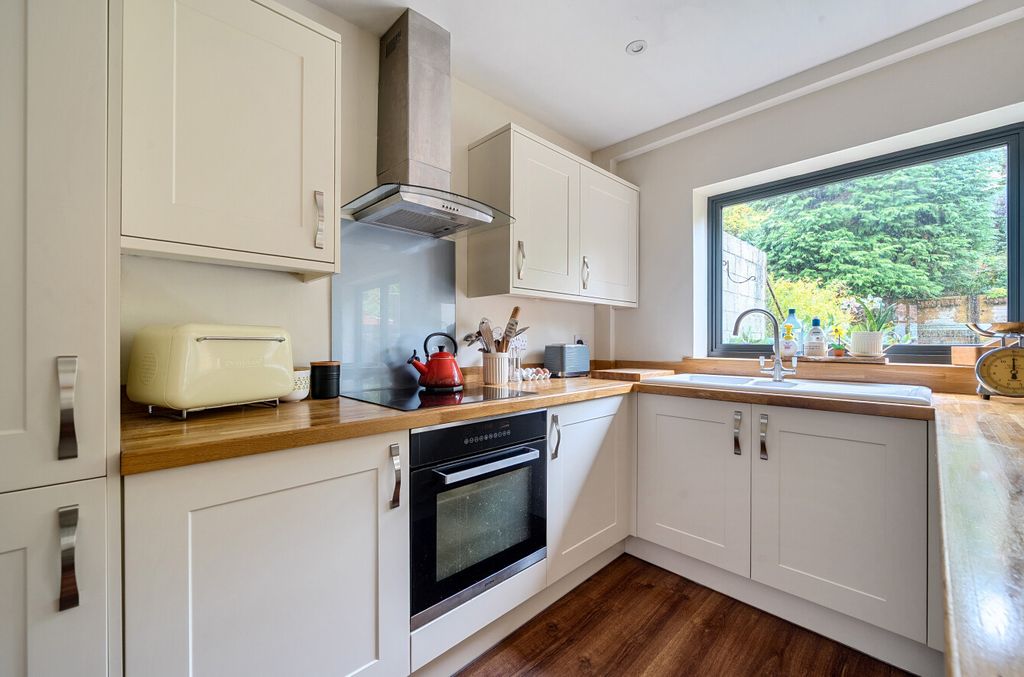 Additional image 5 of 3 bed semi-detached house for saleHaslemere, Surrey GU27
