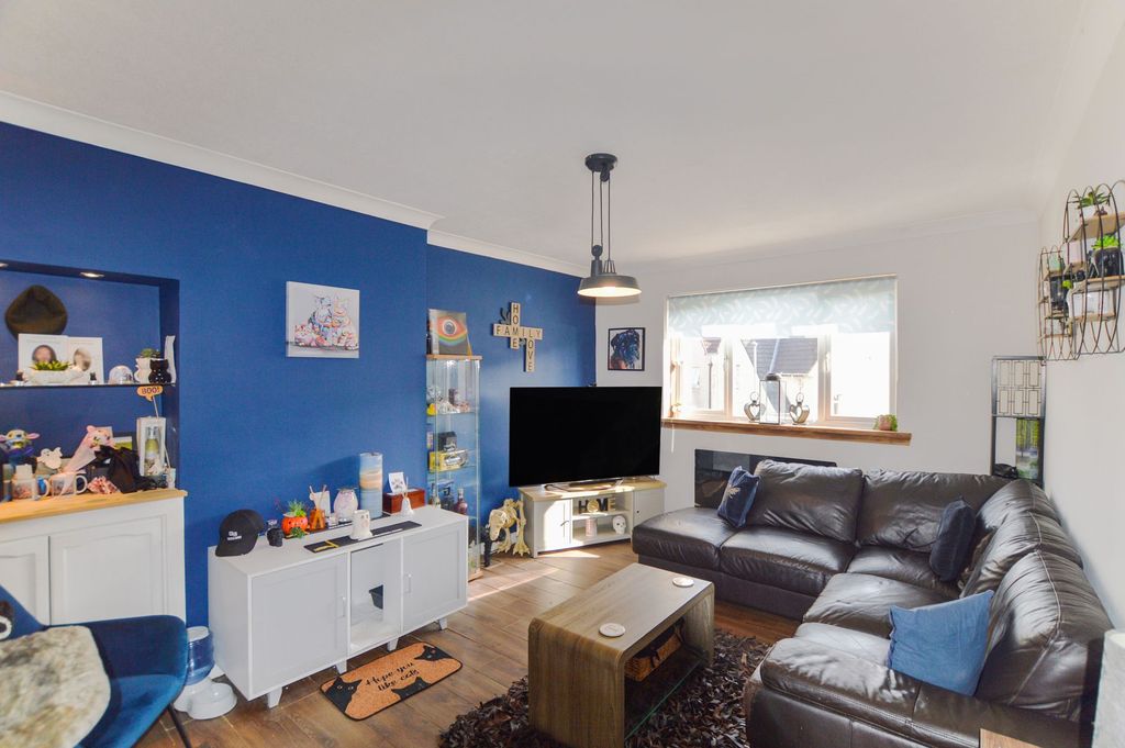 Additional image 2 of 3 bed flat for sale13 Innerwood Road, Kilwinning KA13