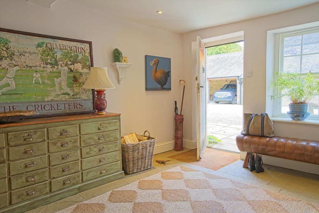 Additional image 5 of 6 bed detached house for saleLechlade, Gloucestershire GL7