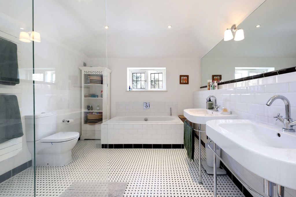 Additional image 13 of 5 bed detached house for saleWestfield Road, Beaconsfield HP9