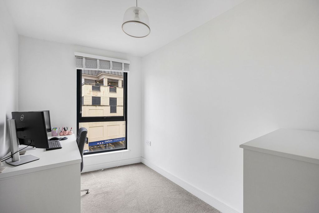 Additional image 14 of 2 bed flat for saleGloucester Place, Cheltenham, Gloucestershire GL52