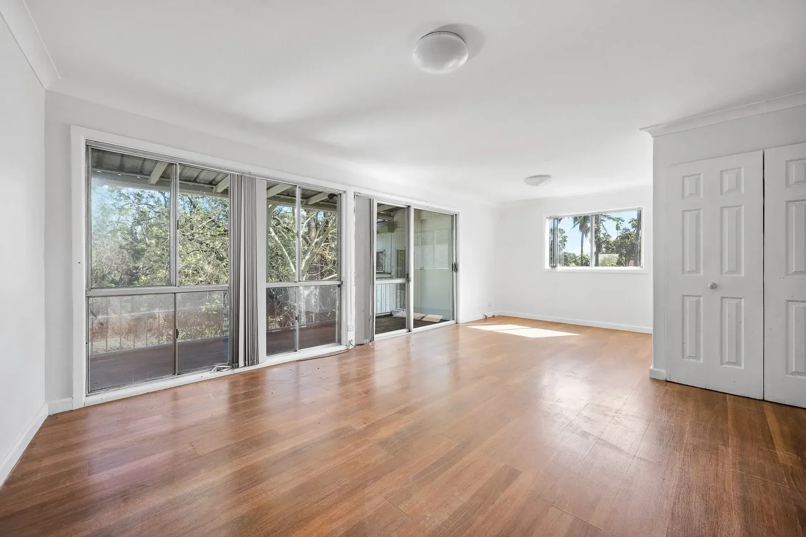 39 (level 1) Waterside Crescent, Carramar NSW 2163 photo 4