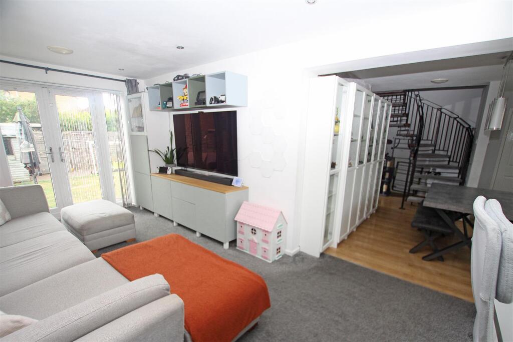 Plantagenet Crescent, Bournemouth photo 3