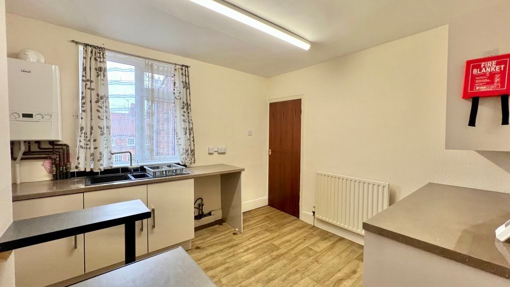 Additional image 4 of 3 bed terraced house for sale21 & 21A Queen Street, Scunthorpe DN16