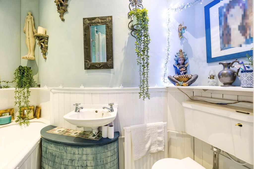 Additional image 18 of 2 bed flat for saleSouth Oxford Street, Edinburgh EH8